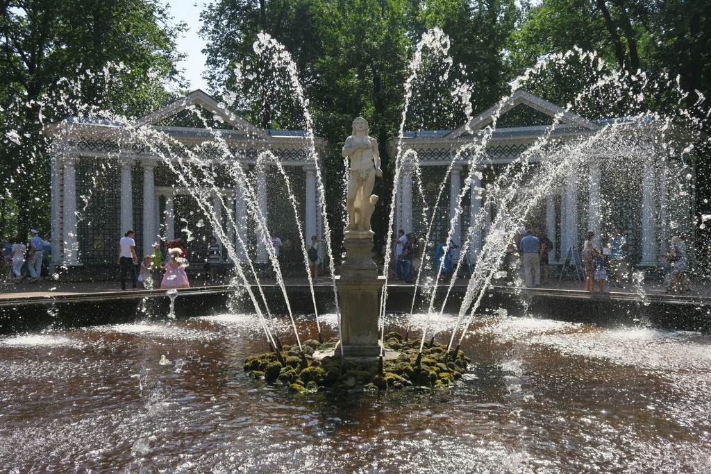 08.Palacio y jardines de Peterhof