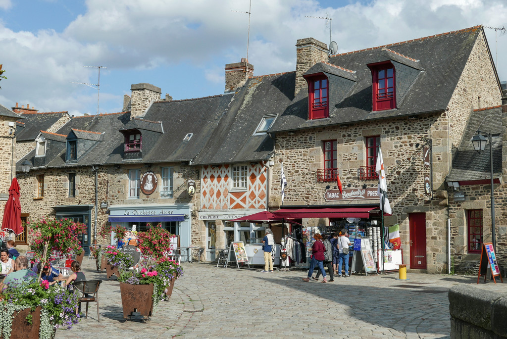 14.Fougeres